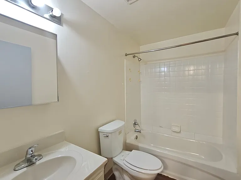 4903 Spruce St #44 — Photo 6