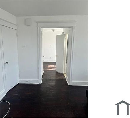 3rd image of 2962 McKinley St Floor 1