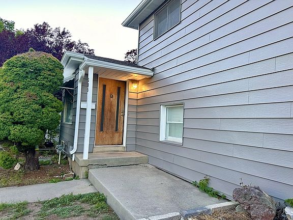 2nd image of 205 E Louise Ave
