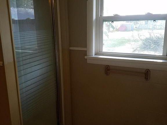 5th image of 401 James St