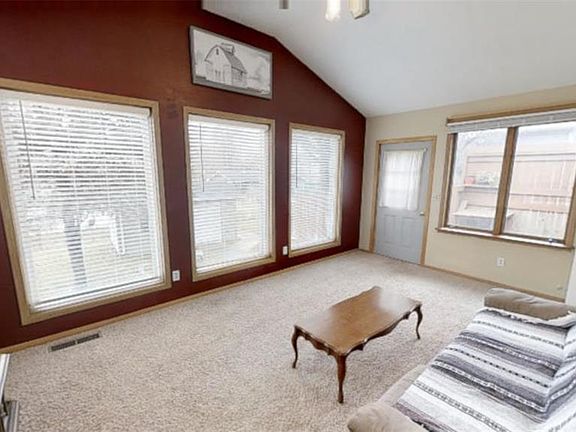 5th image of 252 N Arminda Ave