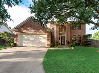 2324 Overbrook Ln, Bedford, TX 76021