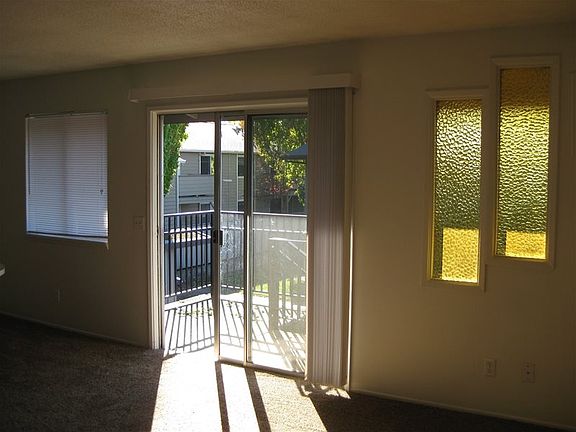 4th image of 628 Berrydale Ave APT 17