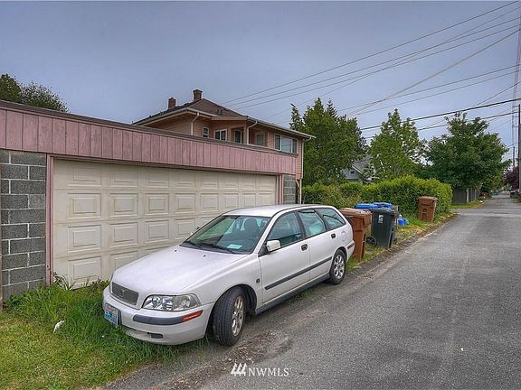 4th image of 1502 N Oakes St #A