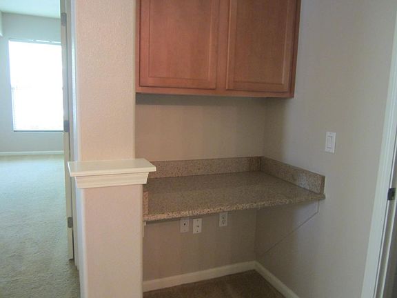 3rd image of 217 Vessona Cir