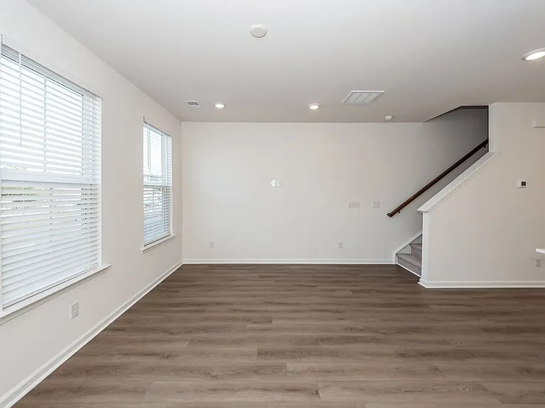 4633 Forest Hills Dr #1303 — Photo 15