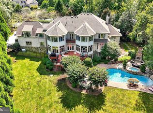 9864 Walker Glen Ct, Great Falls, VA 22066