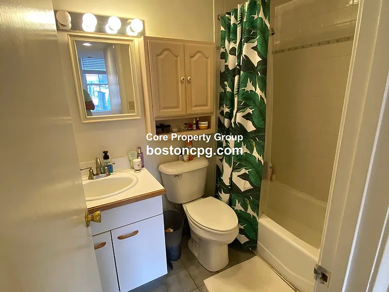12 Parmenter St #4R — Photo 13