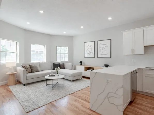 838 E 2nd St Floor 3, Boston, MA 02127