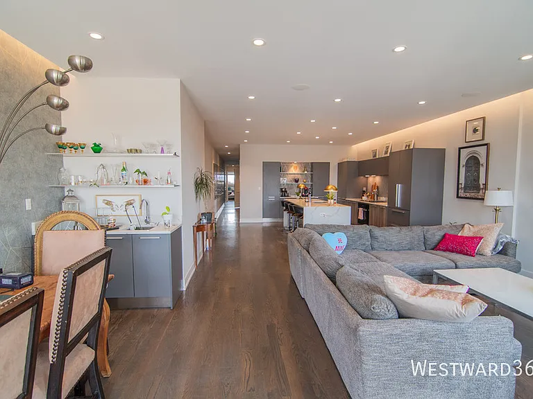 880 N Milwaukee Ave #2S — Photo 2