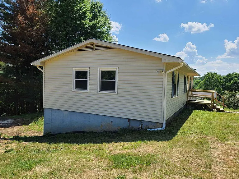 182 Delp St — Photo 10