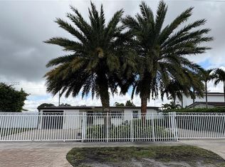 1281 W 62nd St, Hialeah, FL 33012