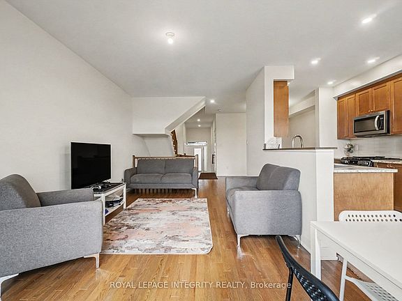 5th image of 226 Monticello Ave