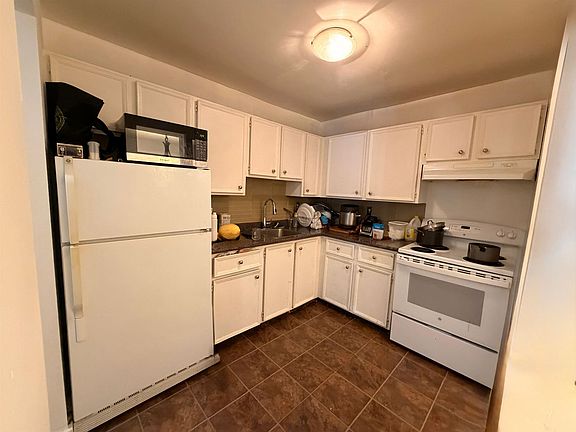 3rd image of 32850 George Ferguson Way #229