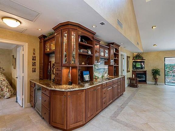 3rd image of 520 Bay Villas Ln