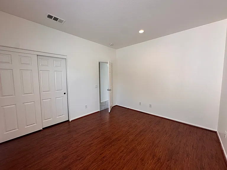 23424 Caliente Springs Ave — Photo 16