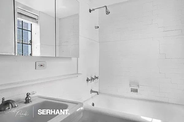 Rented by SERHANT. | media 30