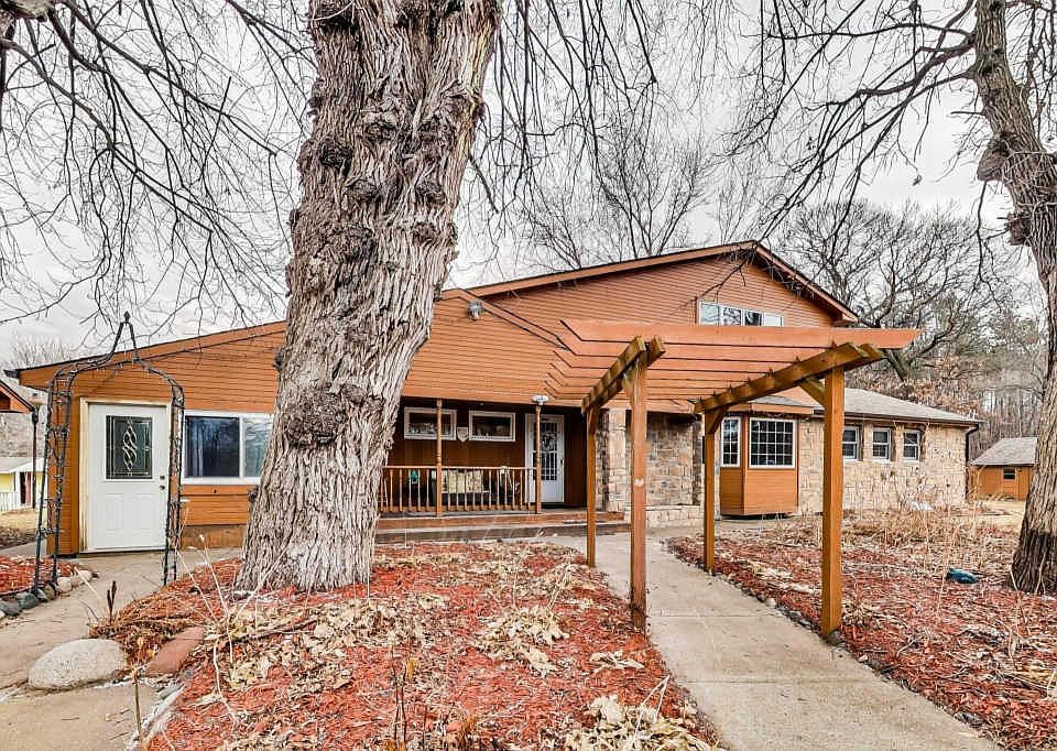 1st image of 8312 Lake Dr