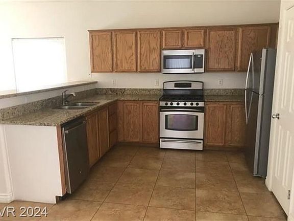 3rd image of 6125 Blue Luna St