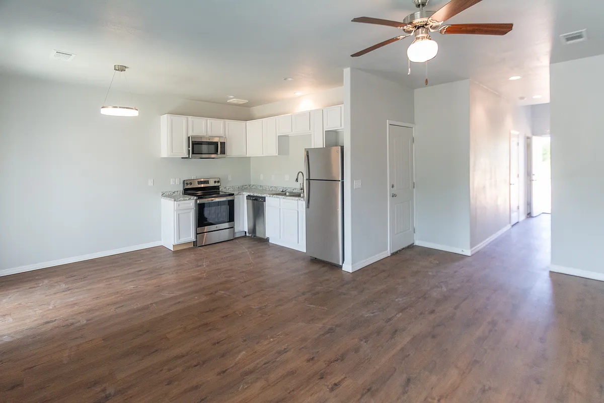 Building Photo - Blackburn ridge Estates