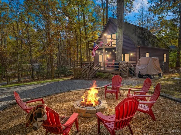 105 Lakewood Cir, Mineral, VA 23117