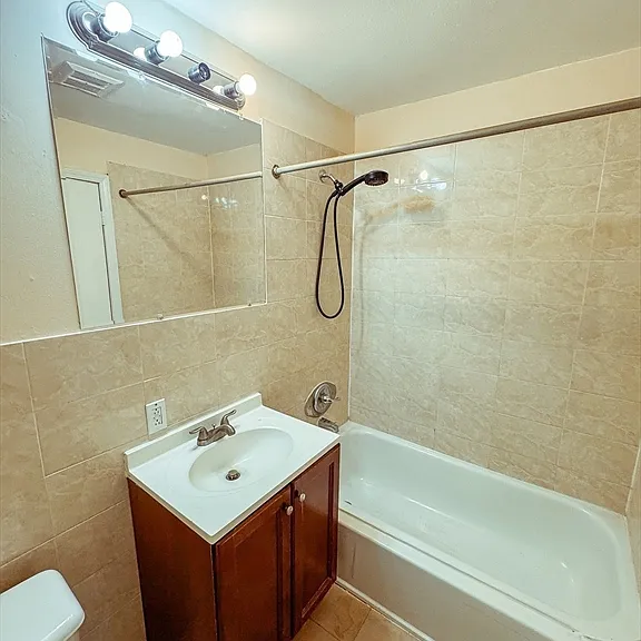 80 Damon Rd #109 — Photo 6