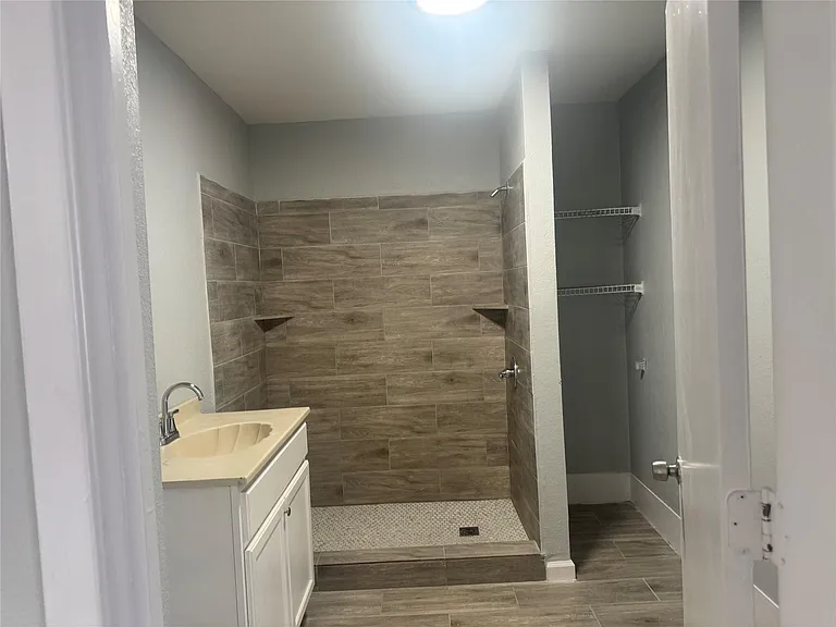 13929 Eagle Pass St — Photo 6