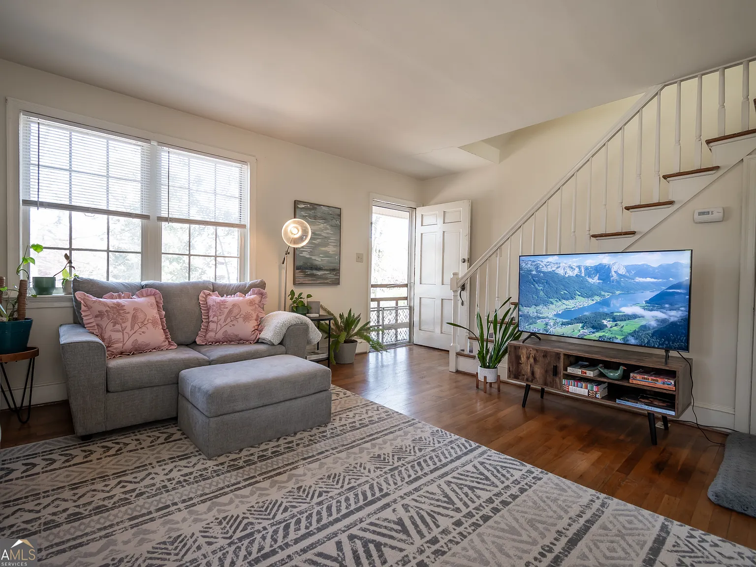 2 bed, 1.0 bath, 988 sqft, $1,850 — Photo 4