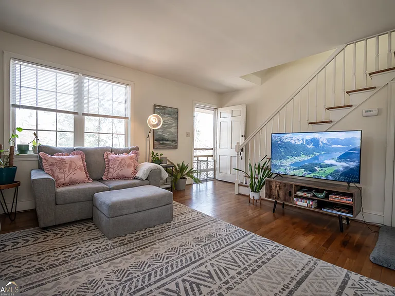 1449 S Milledge Ave — Photo 4