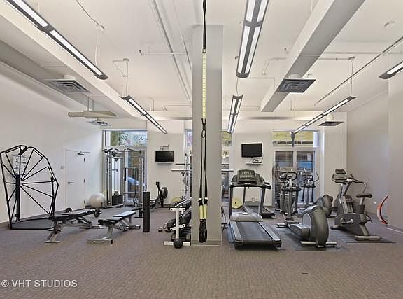 5th image of 1305 S Michigan Ave APT 704