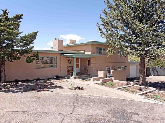 2nd image of 119 Mateo Cir N