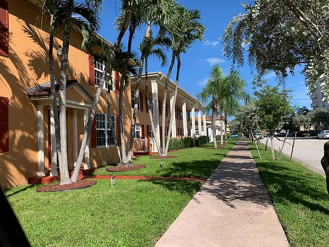 37 Salamanca Avenue