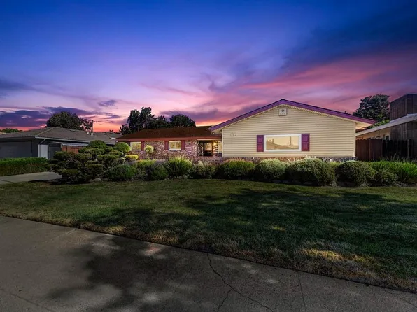 1101 Glen Holly Way, Sacramento, CA 95822