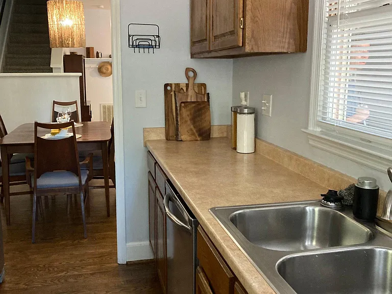 729 Victorian Pl — Photo 14