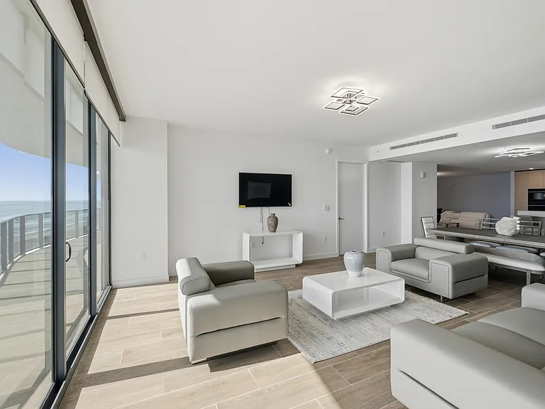900 N Ocean Blvd #802 — Photo 8