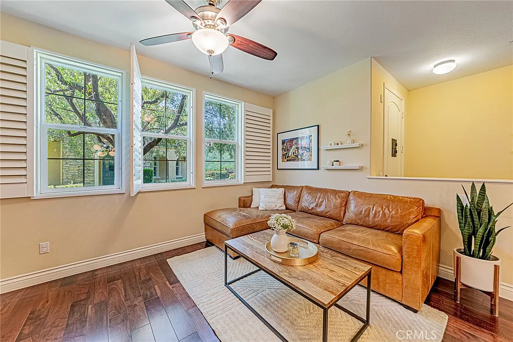 3 bed, 2.5 bath, 1630 sqft, $3,600 — Photo 3
