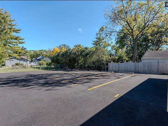 4th image of 423 S Westmore Ave #3