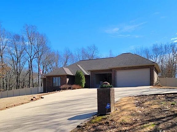 3rd image of 960 Pebblecreek Dr