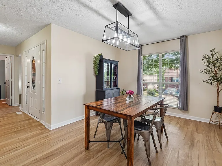 3529 Thornehill Dr — Photo 12