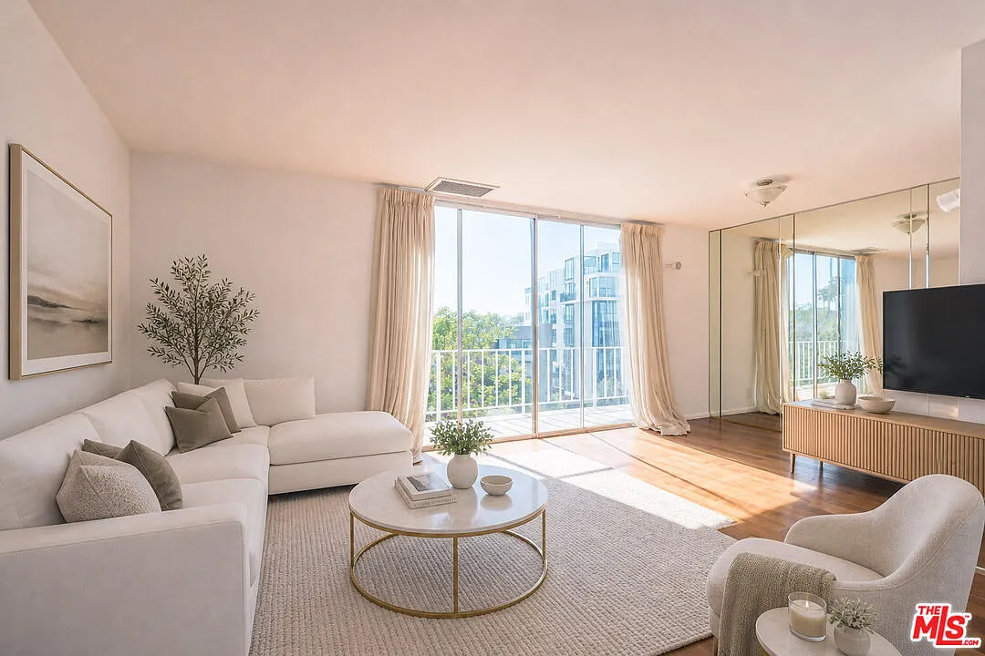 1 bed, 2.0 bath, 737 sqft, $3,150 — Photo 2