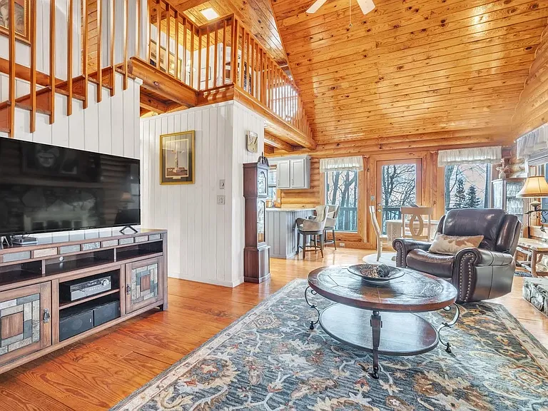 888 White Oak Mountain Rd — Photo 5