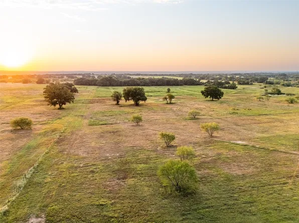225 County Road 1475, Alvord, TX 76225