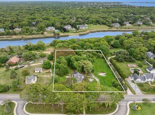 26 Mill Rd, Remsenburg, NY 11960