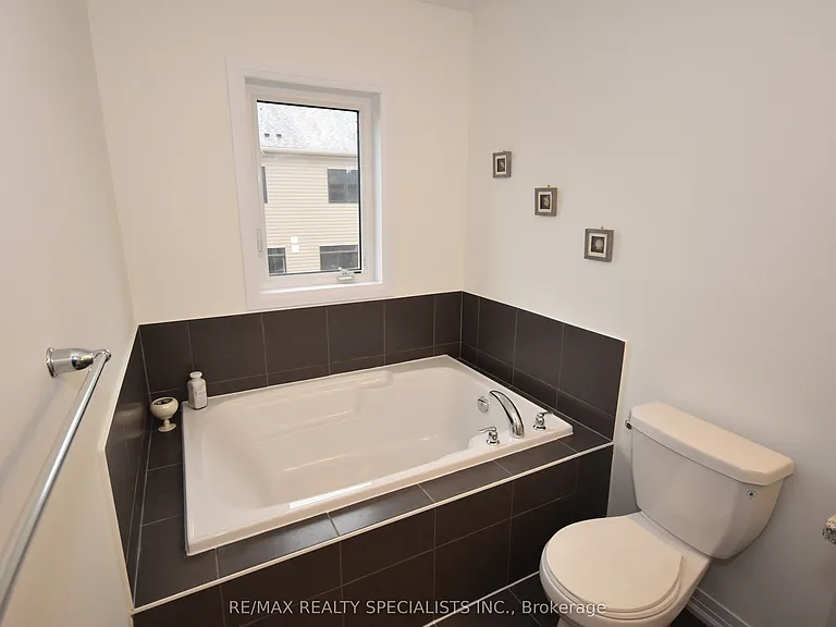 12 Velvet Way — Photo 21