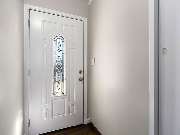 5th image of 1236 Oakwood St