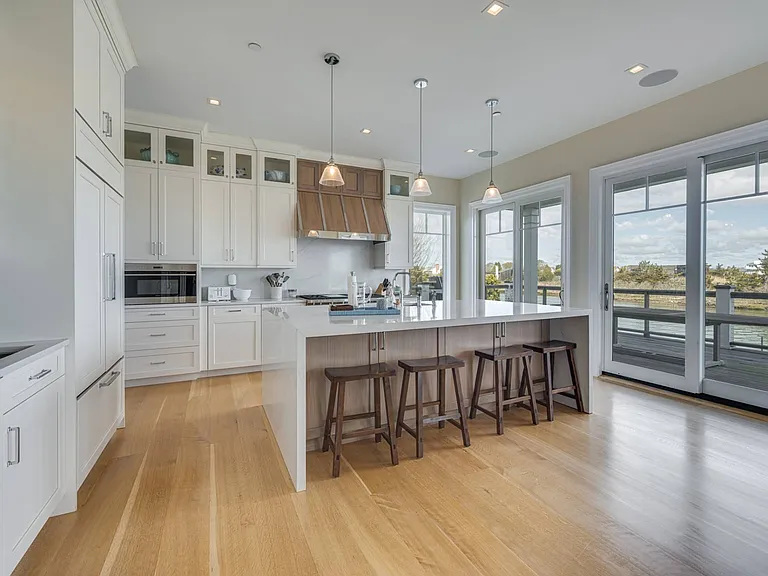 45 Dune Rd — Photo 10