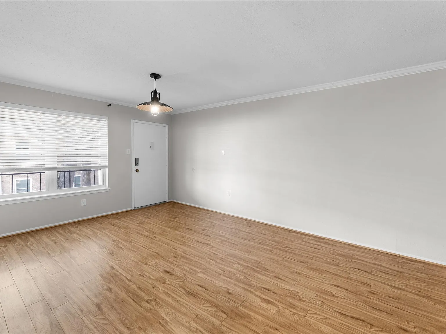 1 bed, 1.0 bath, 725 sqft, $1,025 — Photo 4