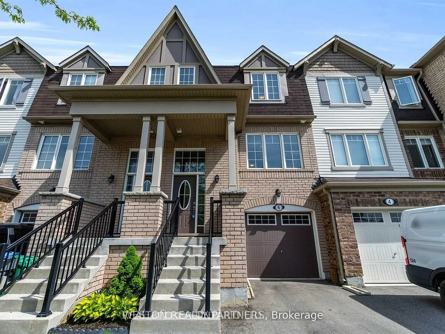 3 bed, $3,000 — Photo 1
