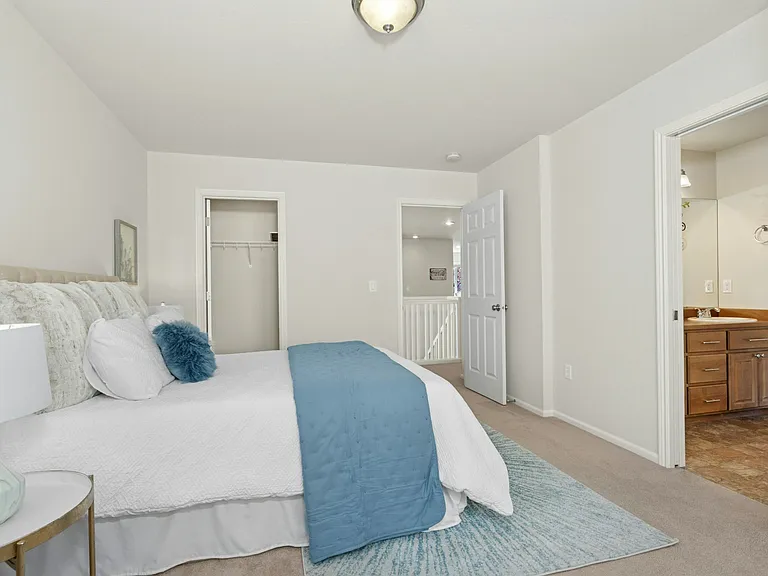 22704 SE 51st St — Photo 31