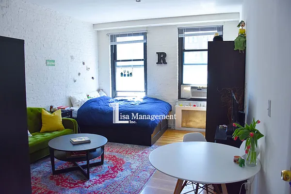 Rented by Lisa Management | media 6